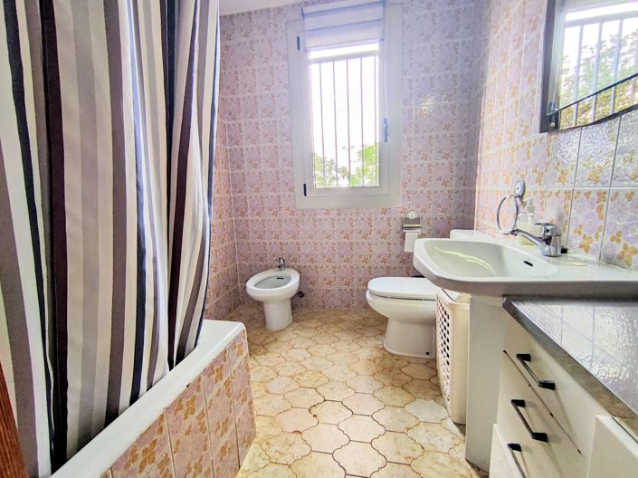 Image No.27-5 Bed Villa for sale