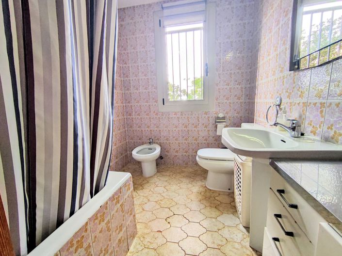 Image No.27-5 Bed Villa for sale