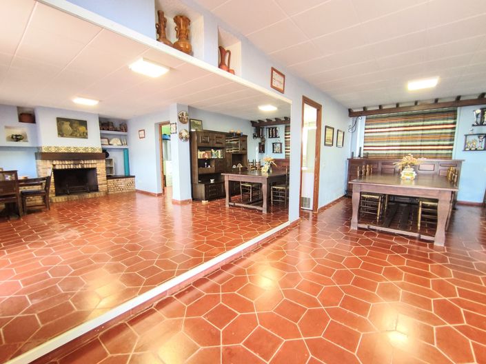 Image No.8-5 Bed Villa for sale