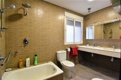 8422069