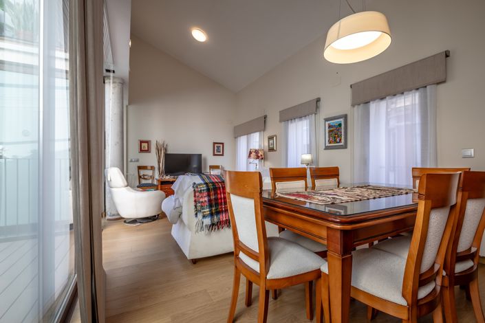 Image No.16-4 Bed Townhouse for sale