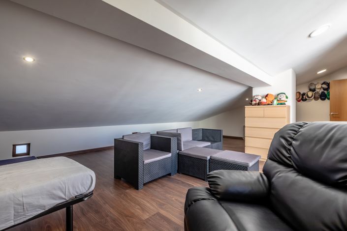 Image No.30-4 Bed Townhouse for sale