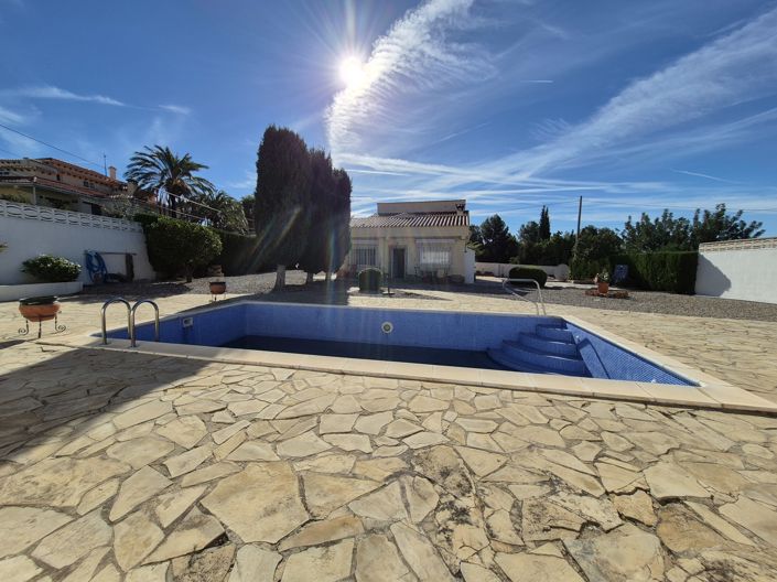Image No.2-4 Bed Villa for sale