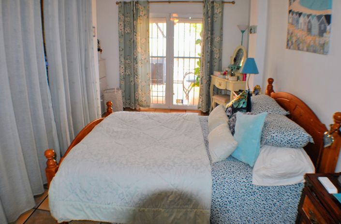 Image No.8-6 Bed Villa for sale