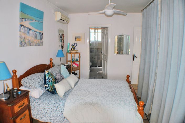 Image No.9-6 Bed Villa for sale