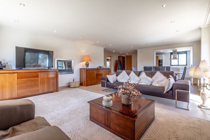 Image No.2-5 Bed Villa for sale