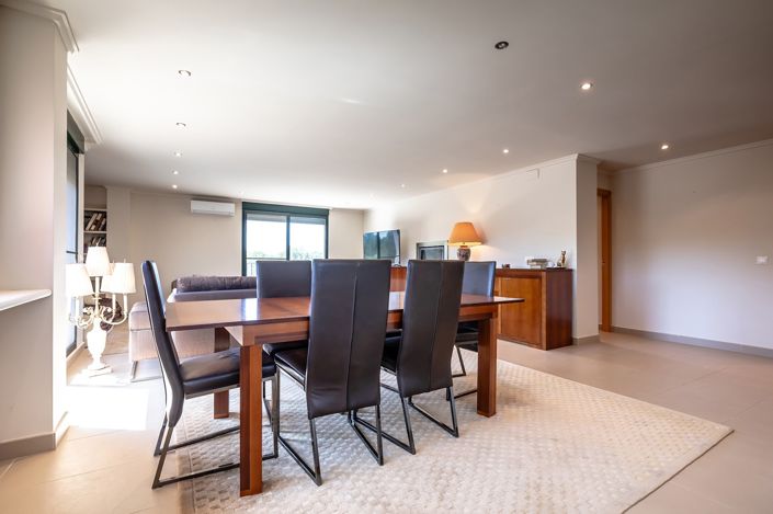 Image No.6-5 Bed Villa for sale