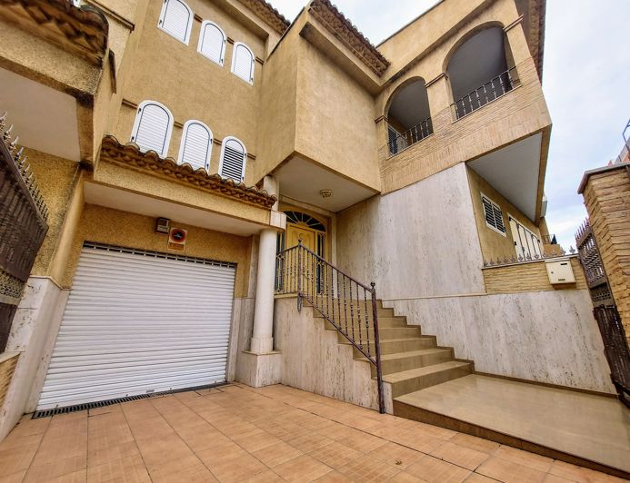 Image No.1-Villa de 6 chambres à vendre à Valencia City