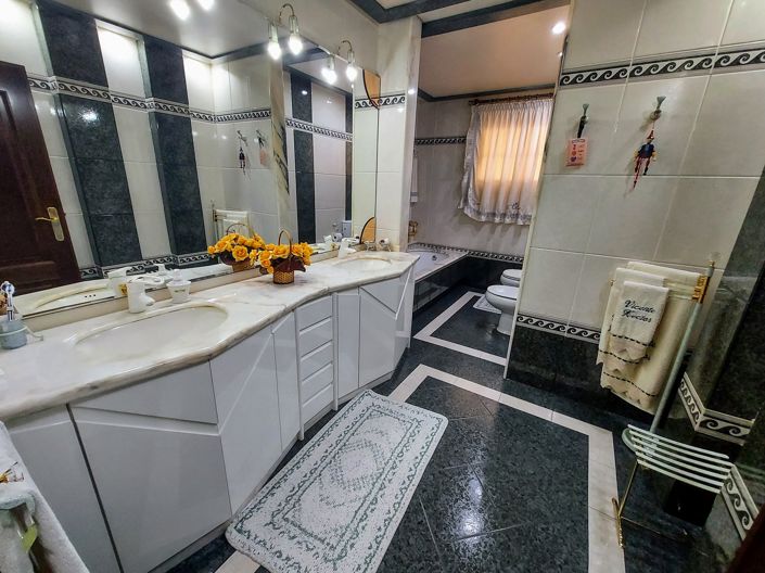 Image No.30-Villa de 6 chambres à vendre à Valencia City