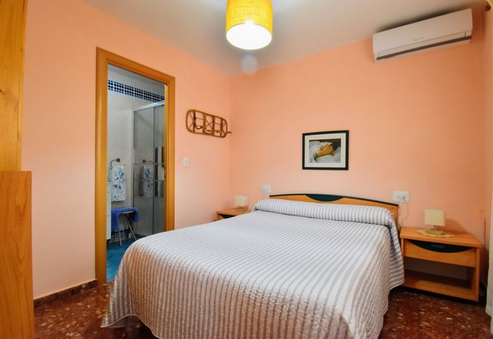 Image No.10-4 Bed Villa for sale