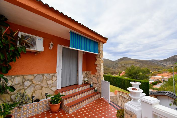 Image No.2-4 Bed Villa for sale