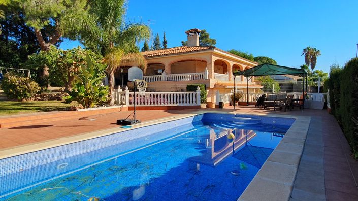 Image No.1-7 Bed Villa for sale