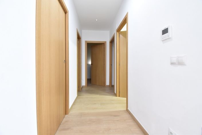 Image No.13-3 Bed Property for sale