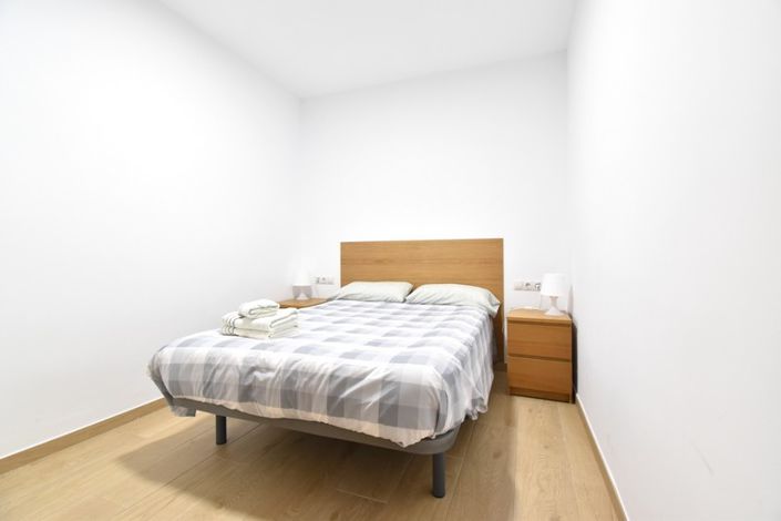 Image No.16-3 Bed Property for sale