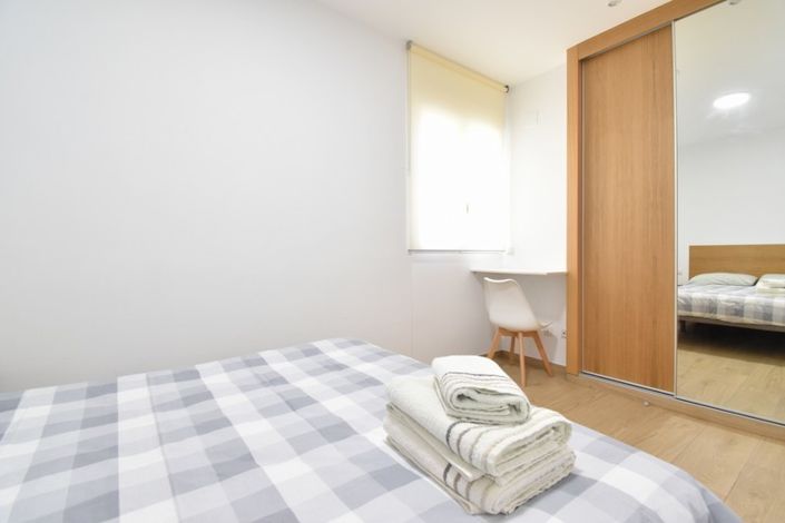 Image No.18-3 Bed Property for sale