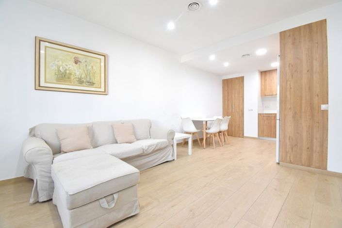 Image No.8-3 Bed Property for sale