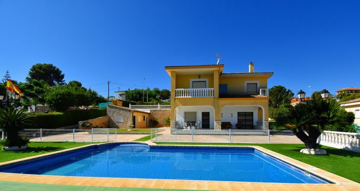 Image No.1-6 Bed Villa for sale