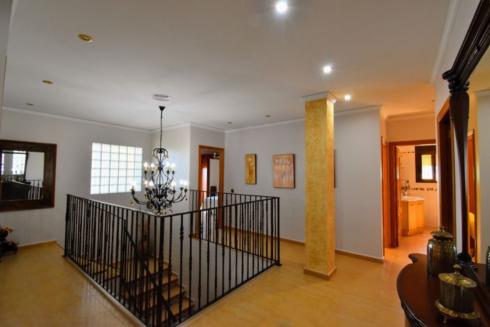 Image No.13-6 Bed Villa for sale