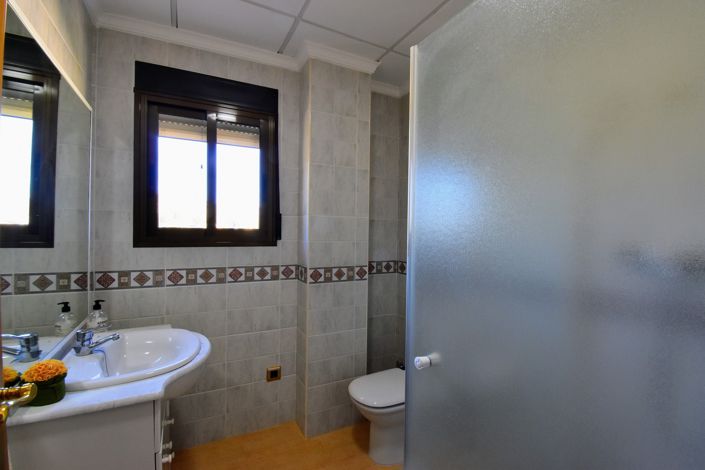 Image No.16-6 Bed Villa for sale