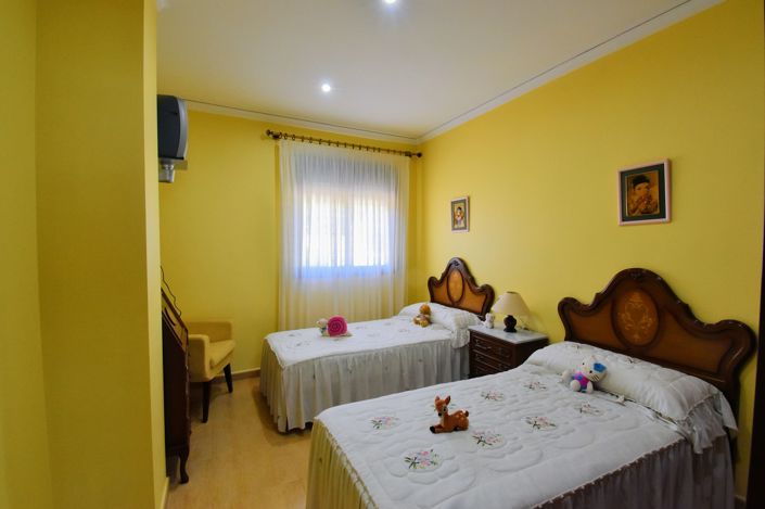 Image No.18-6 Bed Villa for sale