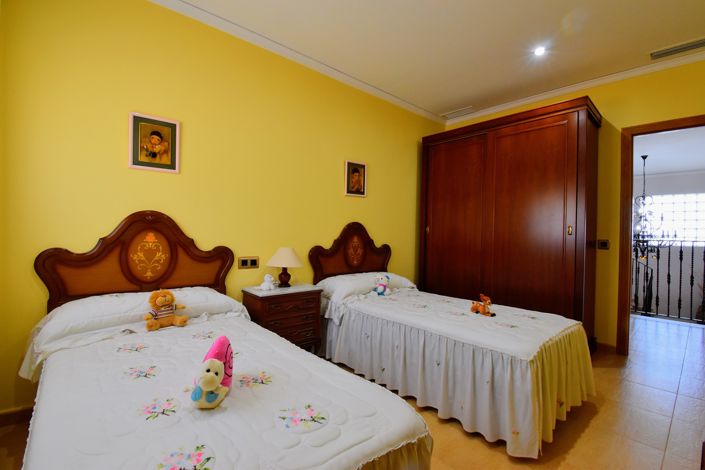 Image No.19-6 Bed Villa for sale