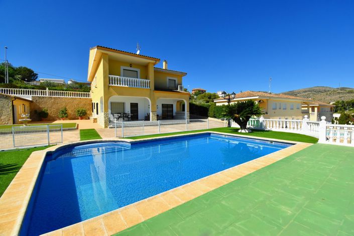 Image No.2-6 Bed Villa for sale