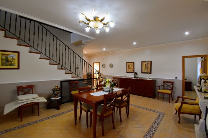 Image No.5-6 Bed Villa for sale