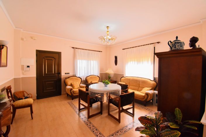 Image No.8-6 Bed Villa for sale