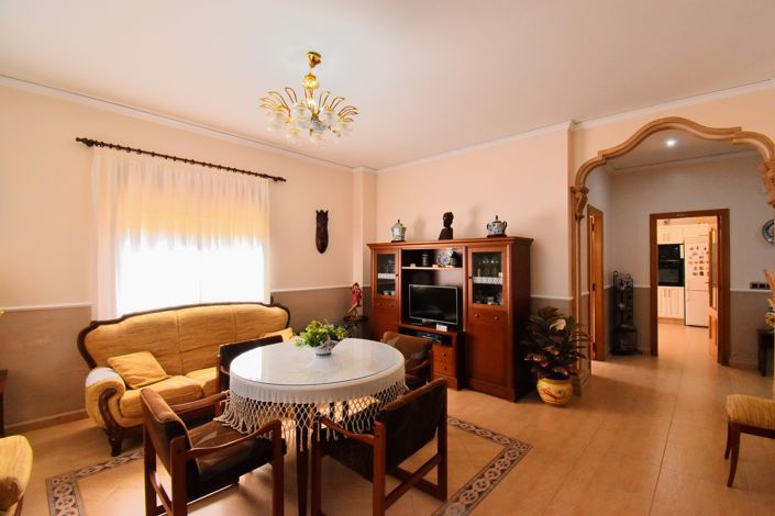 Image No.9-6 Bed Villa for sale