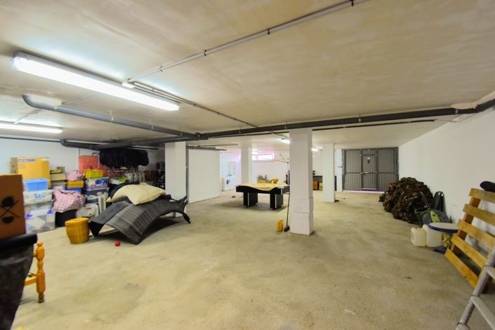 Image No.29-6 Bed Townhouse for sale