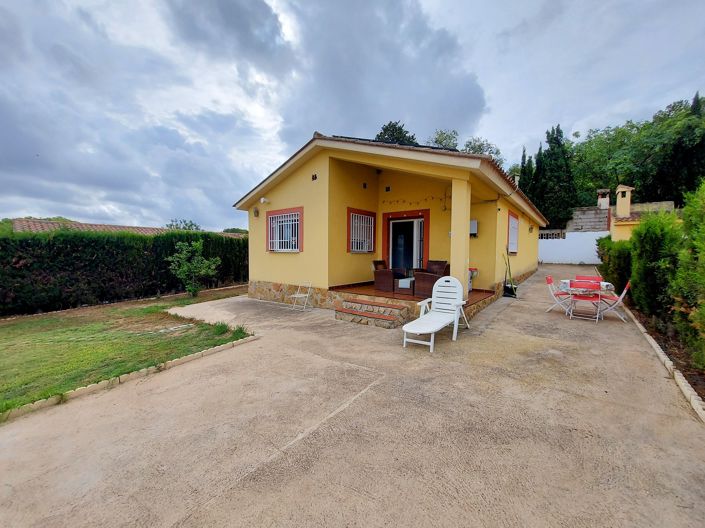Image No.1-3 Bed Villa for sale