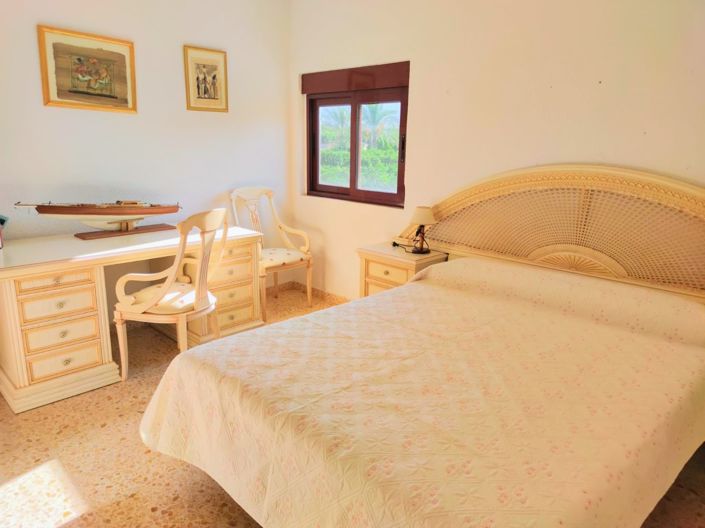 Image No.15-8 Bed Villa for sale