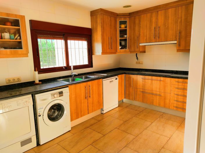 Image No.8-8 Bed Villa for sale