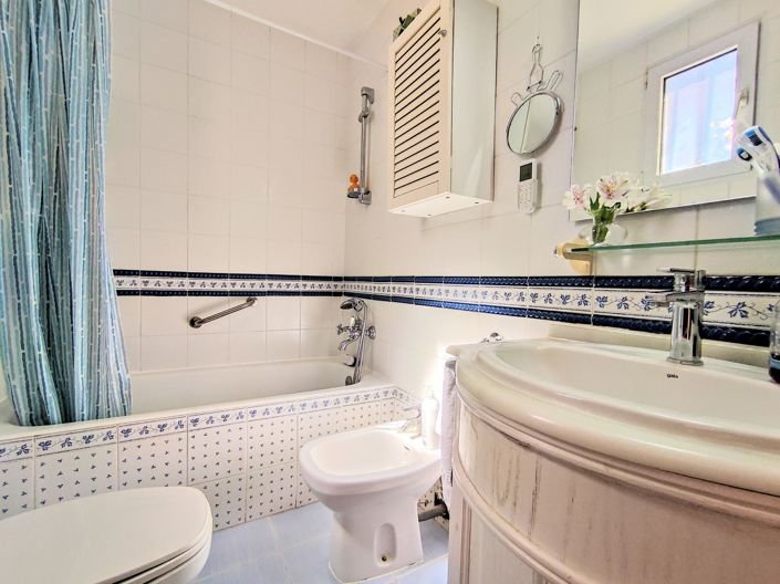 Image No.24-4 Bed Villa for sale