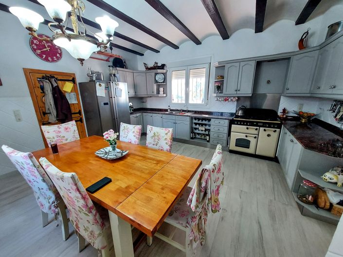 Image No.10-6 Bed Villa for sale