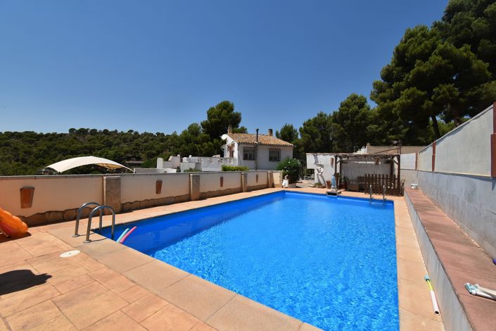 Image No.2-6 Bed Villa for sale