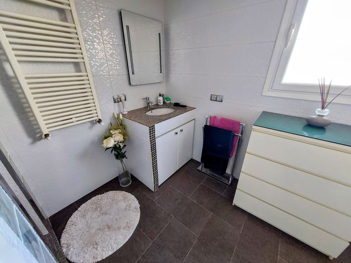 Image No.24-6 Bed Villa for sale