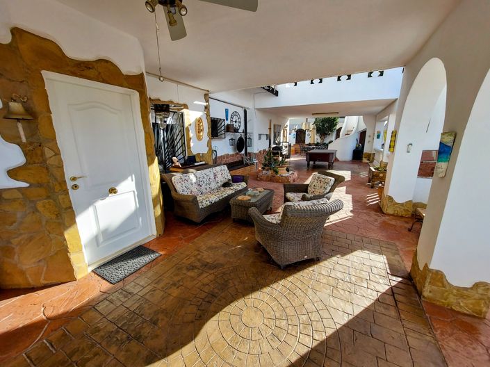 Image No.28-6 Bed Villa for sale