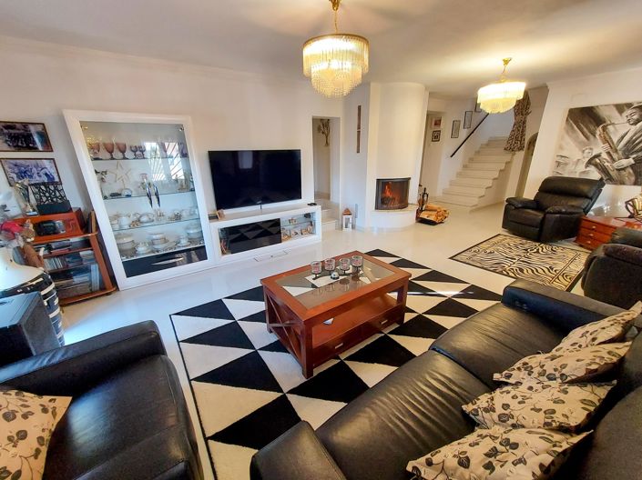 Image No.3-6 Bed Villa for sale