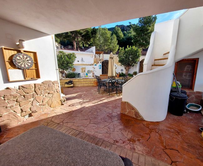 Image No.37-6 Bed Villa for sale