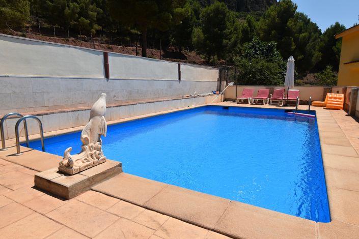 Image No.41-6 Bed Villa for sale