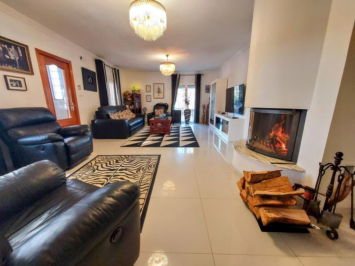 Image No.7-6 Bed Villa for sale