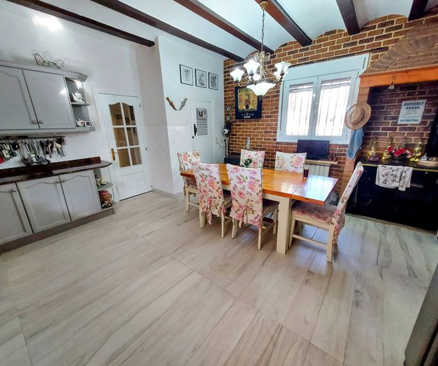 Image No.8-6 Bed Villa for sale