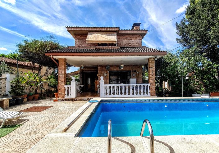 Image No.1-4 Bed Villa for sale