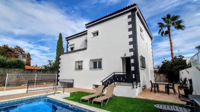 7 Bed Villa for sale