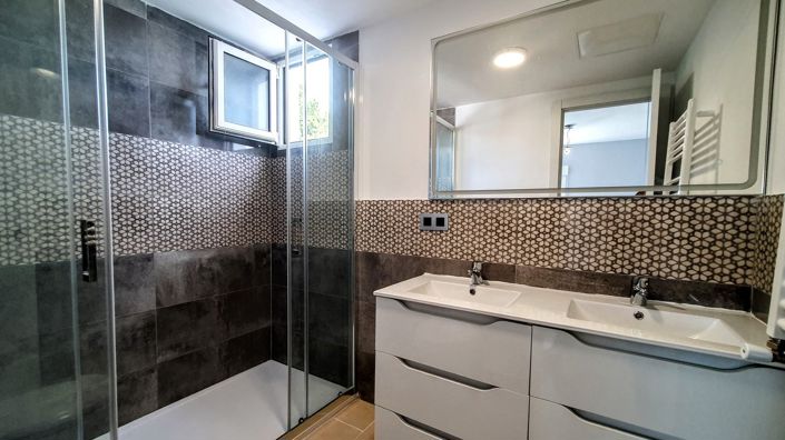 Image No.13-7 Bed Villa for sale