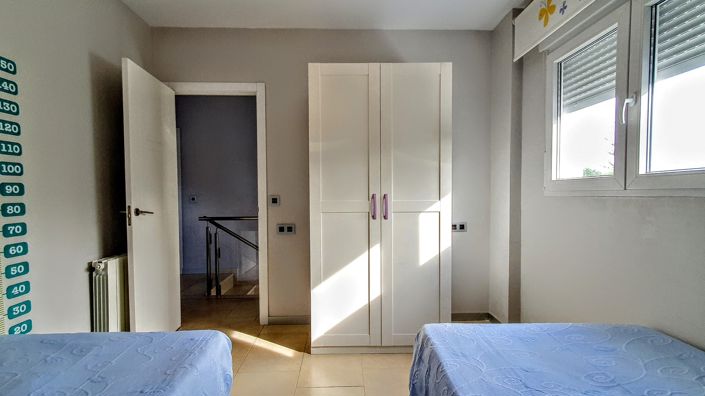 Image No.17-7 Bed Villa for sale