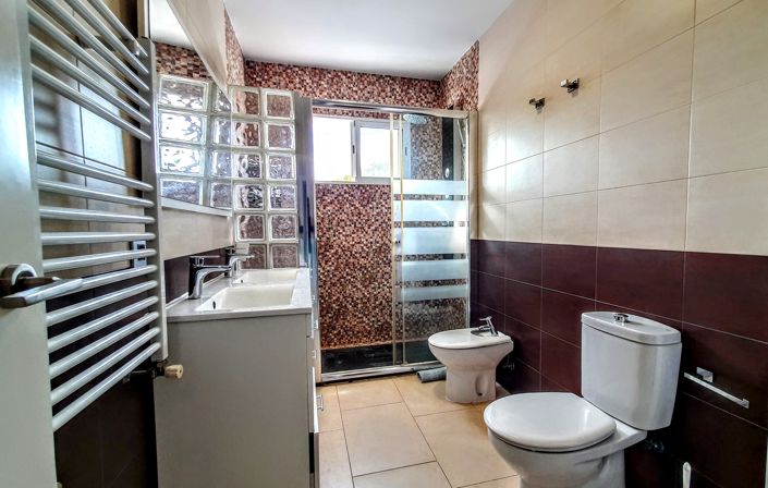 Image No.18-7 Bed Villa for sale