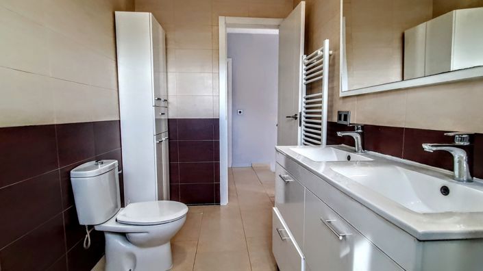 Image No.19-7 Bed Villa for sale