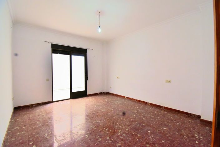 Image No.10-5 Bed Townhouse for sale